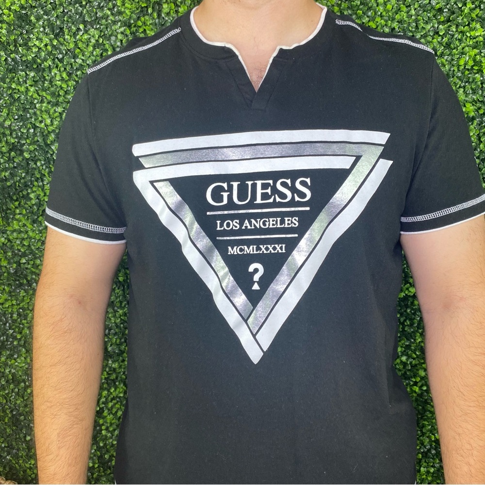 Guess Black Short Sleeve Tee with Geometric Logo NWOT - Picture 2 of 6